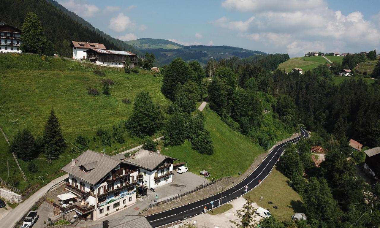 Rider Hotel Obereggen Exteriör bild