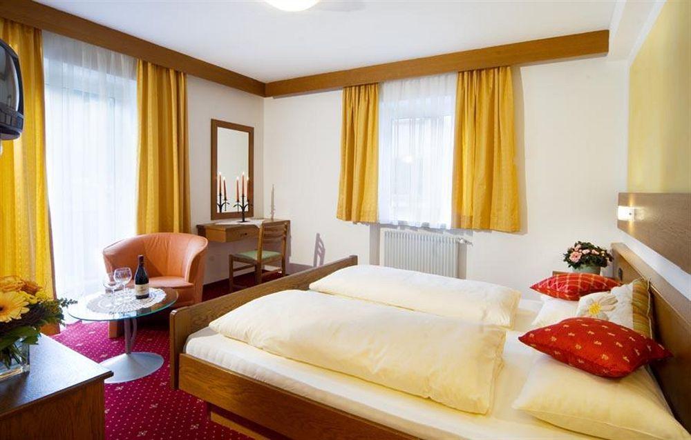 Rider Hotel Obereggen Exteriör bild